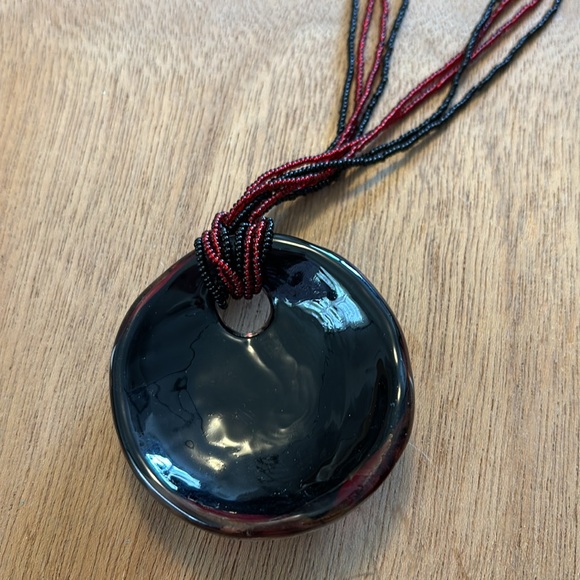 Black and red beaded necklace with large hand made glass pendant 16” - Picture 6 of 6